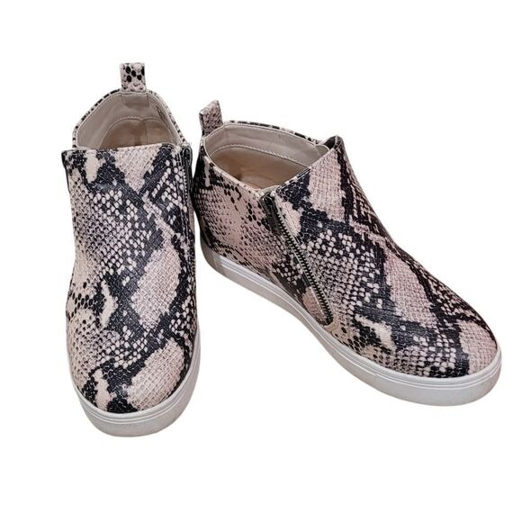 Snake print wedge sneaker - Picture 1 of 5